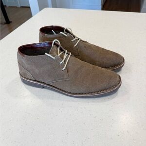 Men’s Kenneth Cole Suede Chukka Boots